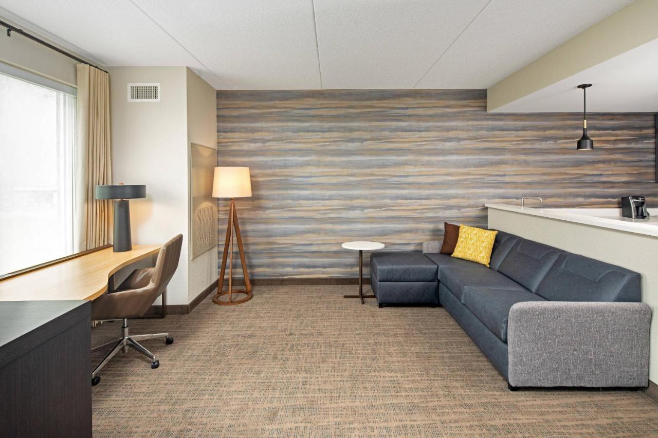Residence Inn By Marriott Toronto Mississauga West Екстериор снимка